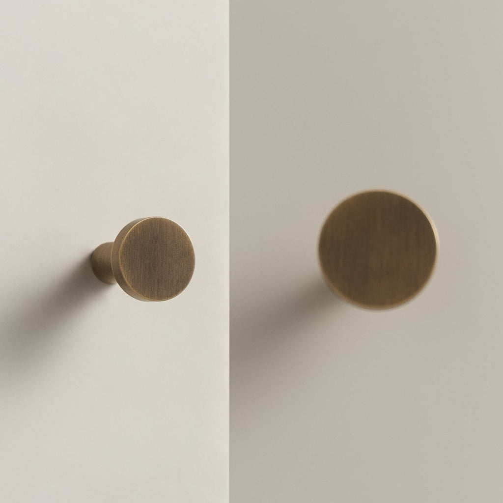 knopp/krok ch058 i antik mässing - detalj