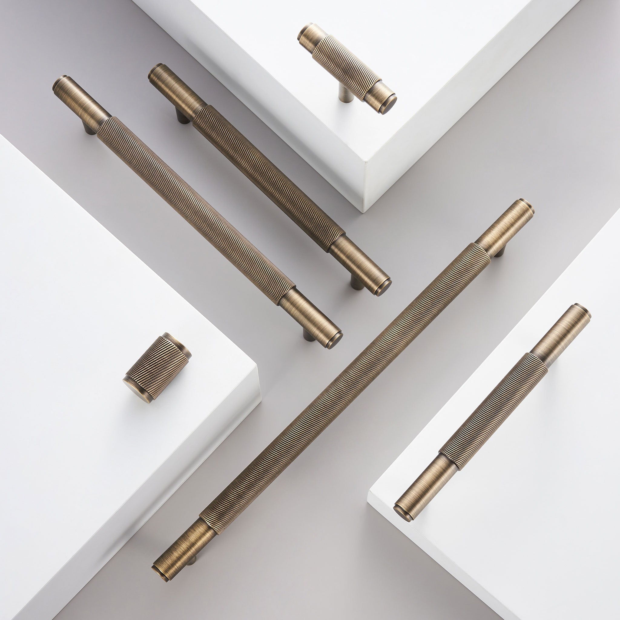T-barre 3146 | Rillet | Antik Messing