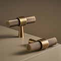 Barra a T CH016 | Zigrinata | Ottone Antico