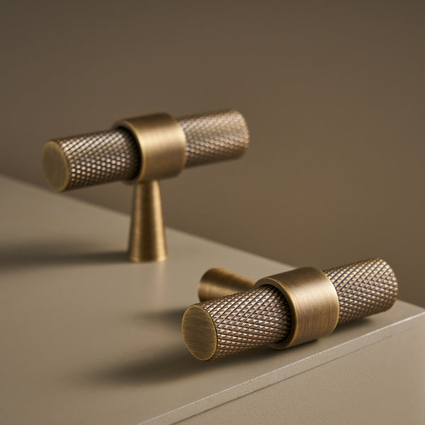 T-bar CH016 | Knurled | Antique Brass