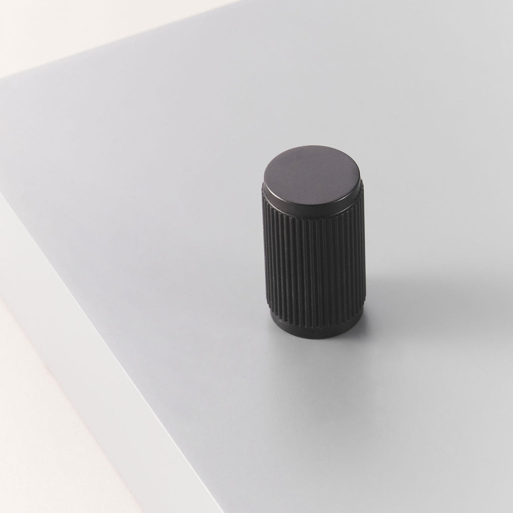 Knob 3100 | Ribbed | Black